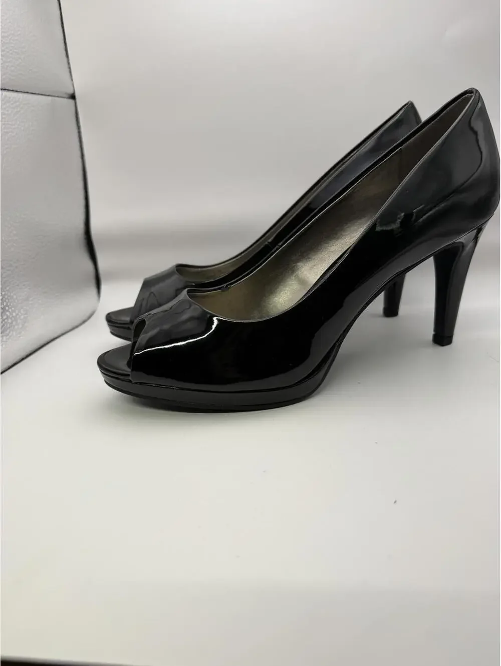 Bandolino Rainaa Black Patent Leather Peep Toe High Heels 8.5